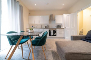 Luxury 3 Bedroom Apartment near Brighton Beach